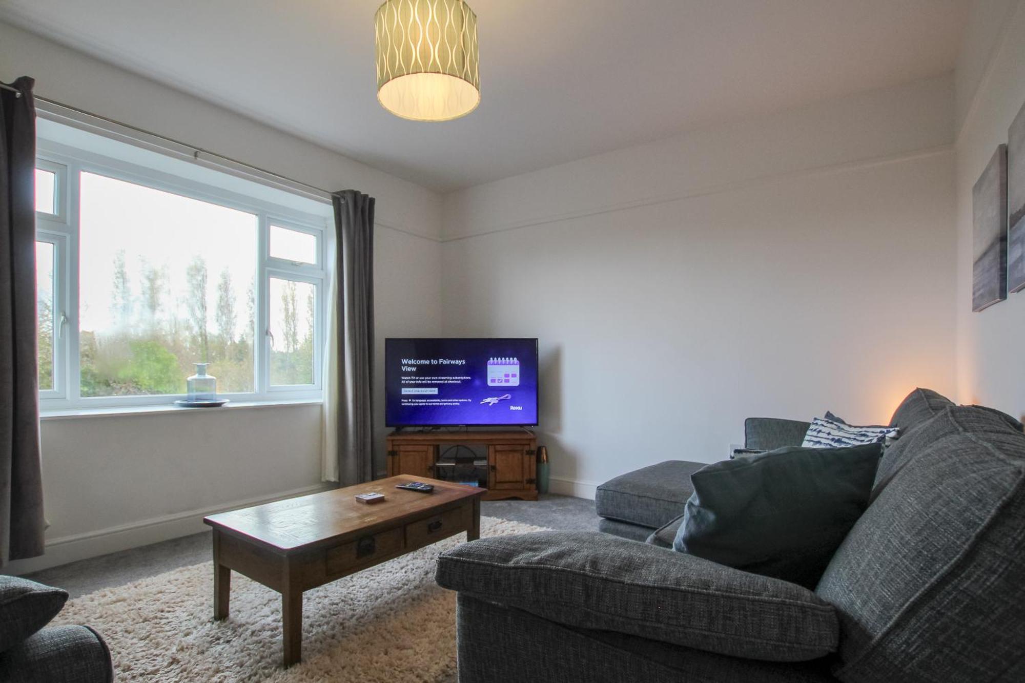 Fairways View - Spacious Apartment - Sleeps 6 - Lovely Views - By Rework Accommodation Хойлейк Екстериор снимка